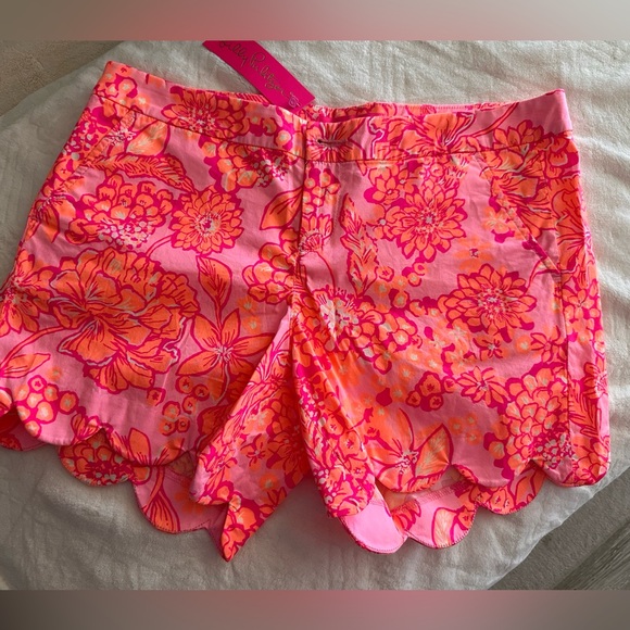 Lilly Pulitzer Pants - Lilly Pulitzer Pink & Orange Floral Scalloped Hem Shorts